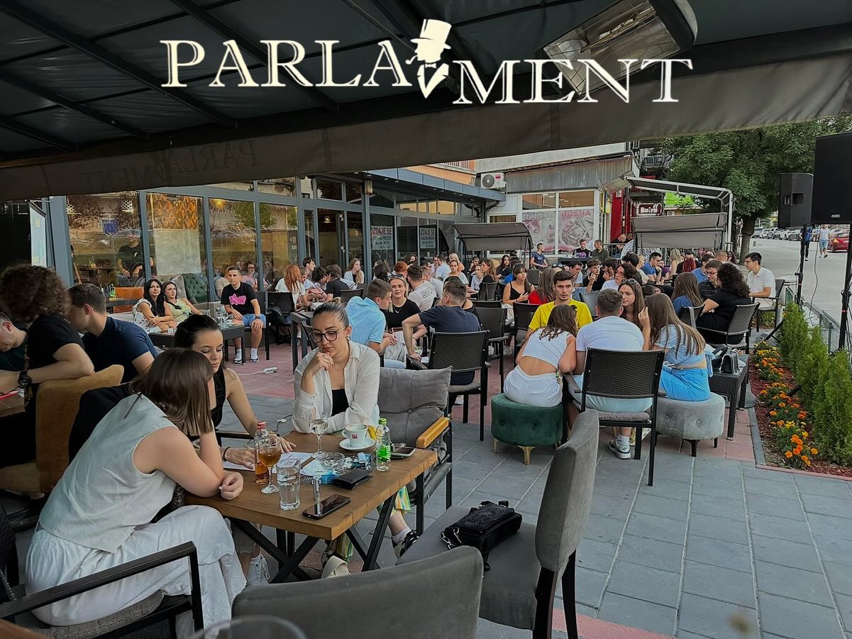 Parlament atmosfera 25