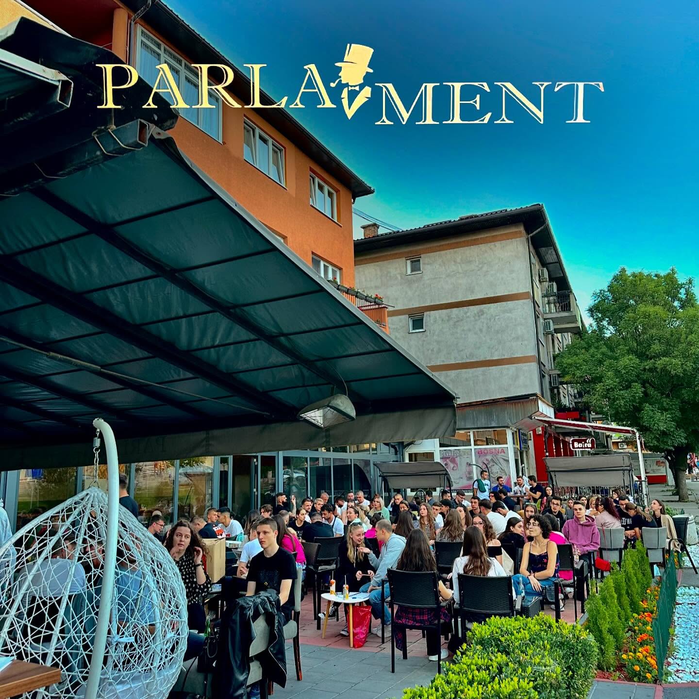 Parlament atmosfera 33